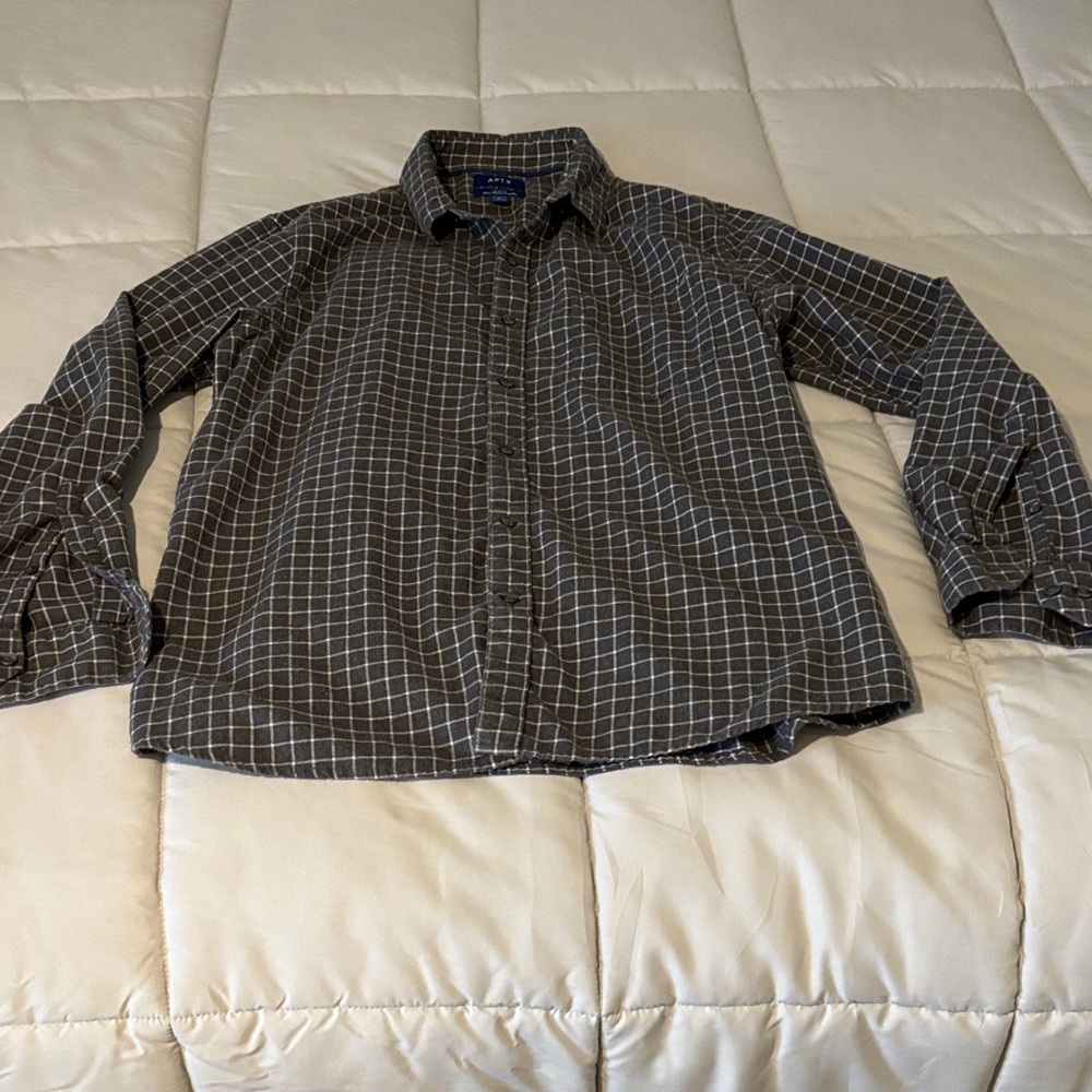 Apt. 9 Men's Gray Checkered Button Down Shirt